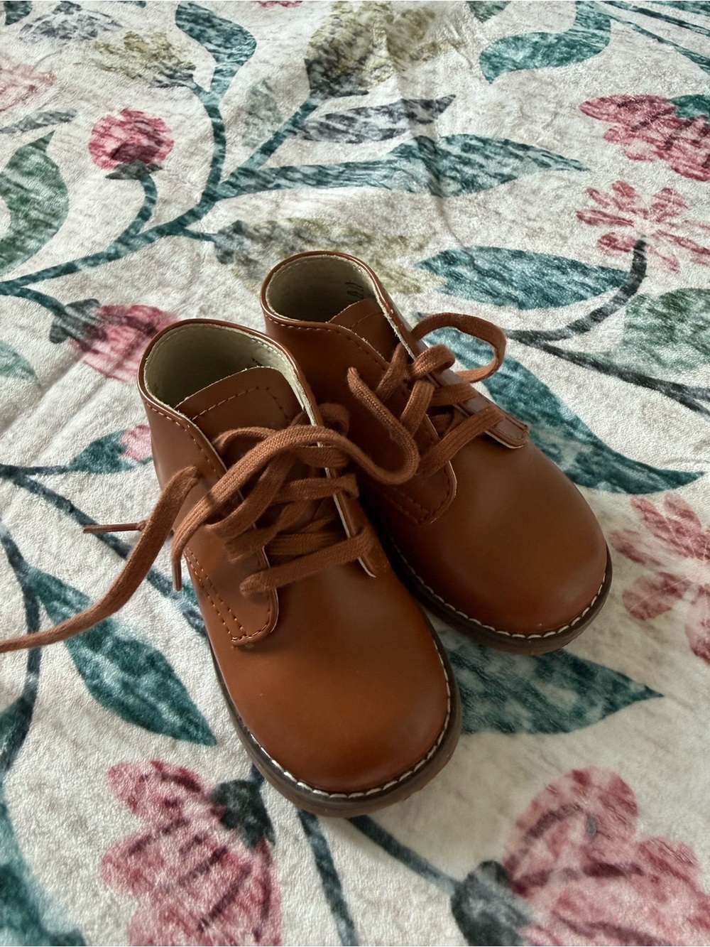 FootMates Toddler Lace-Up Dress Shoes in Tan
